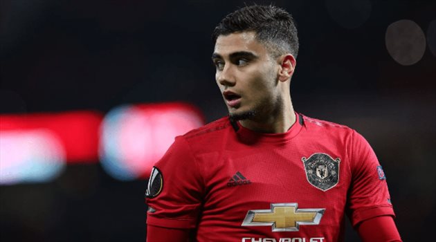 صورة.. موجة من السخرية على نجم مانشستر يونايتد الذي لا يعرف اسم منافسه !