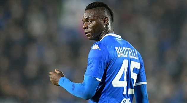 ماذا قال ماريو بالوتيلي عن مدرب النصر الجديد؟