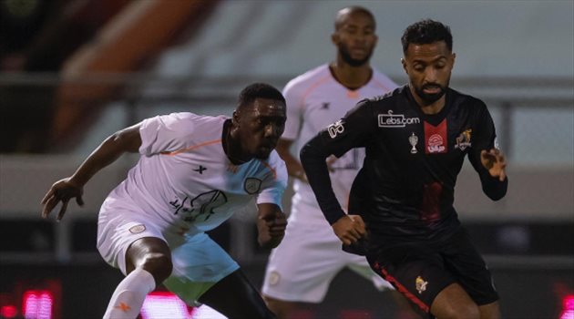 الخسارة الأولى لكارينيو.. الشباب ينتزع وصافة الدوري من الوحدة