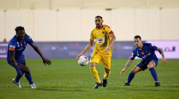 دوري المحترفين| بطل آسيا ينجو من الخسارة.. الهلال يتعادل مع الحزم