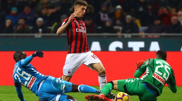 تعرف على تشكيل قمة ميلان ونابولي في الدوري الإيطالي