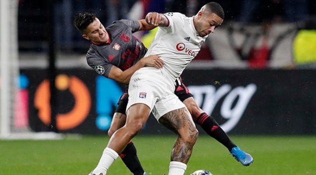 ليون يعلنها: مانشستر يونايتد يمتلك الأحقية في استعادة ممفيس ديباي