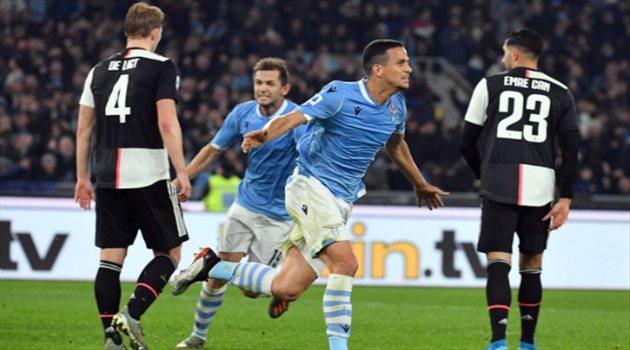 لاتسيو يكبد يوفنتوس خسارته الأولى هذا الموسم ليحرمه من تصدر الدوري الإيطالي