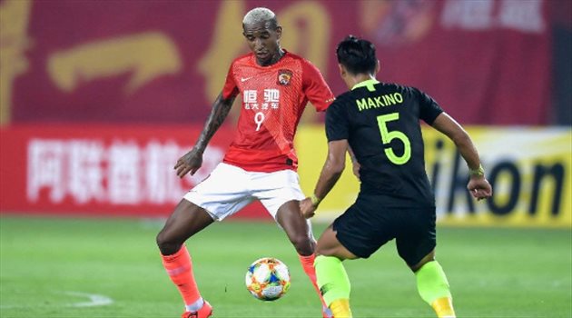 أوراوا ريد الياباني يضرب موعدا مع الهلال في نهائي دوري أبطال آسيا