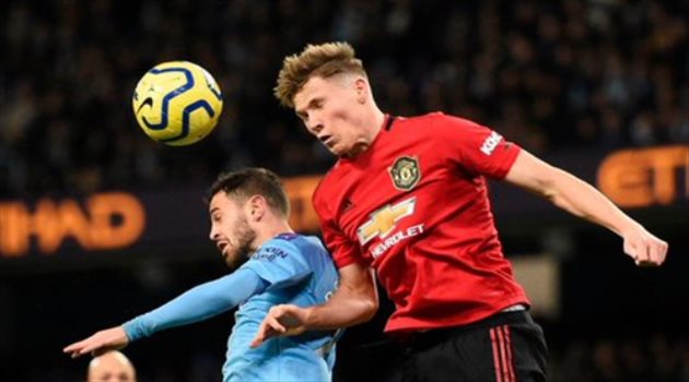 زووم نجم ديربي مانشستر.. غول وسط يونايتد يأكل الأخضر واليابس أمام السيتي