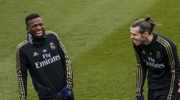 شكوك كبرى في "فينيسوس" من إدارة ريال مدريد !