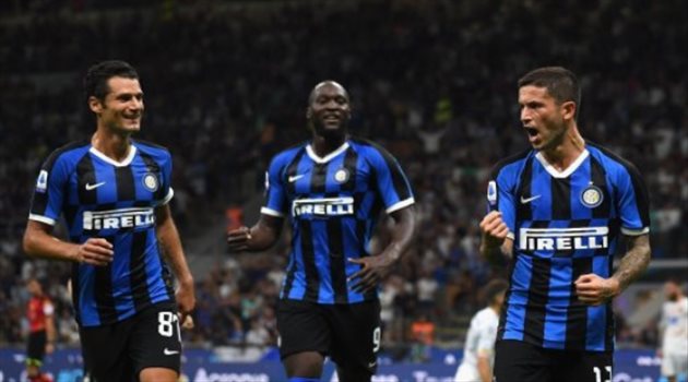 لوكاكو يقود هجوم انتر ميلان في مهمة استعادة الصدارة أمام لاتسيو العنيد