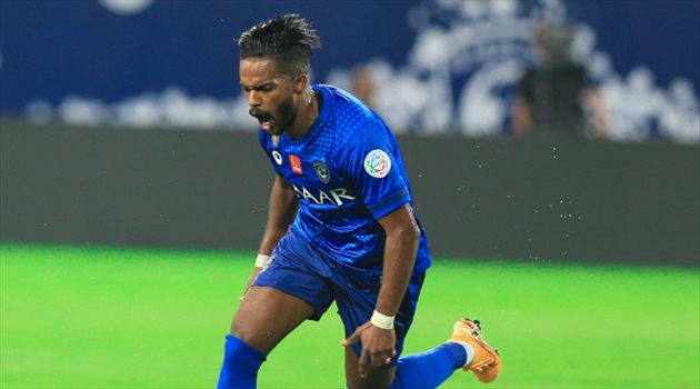 بعد استبعاده من قائمة المونديال.. إعلامي: نواف العابد أفضل من بيكهام