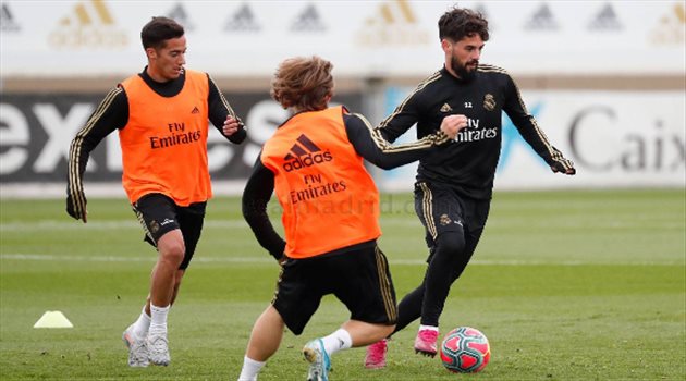 تعرف على موقف المصابين في ريال مدريد.. نجم الفريق عاد للتدريبات الجماعية