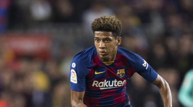 برشلونة يقرر الاستغناء عن مدافعه "غير المقنع".. وبديله مفاجأة !