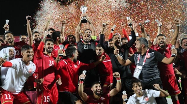 تتويج البحرين صورة | نجم البحرين يسير على خطى لاعبي الهلال بعد التتويج بكأس الخليج