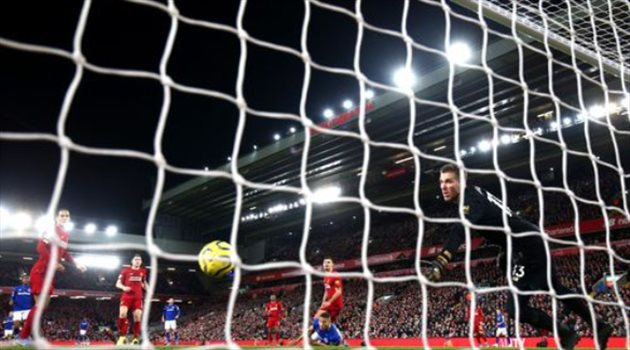 ليفربول يبتعد في صدارة الدوري الإنجليزي باكتساح إيفرتون بخماسية بديربي الميرسيسايد