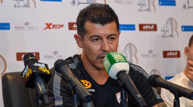 ألميرون يدافع عن بالعمري ويشيد بلاعب الشباب قبل كلاسيكو الاتحاد