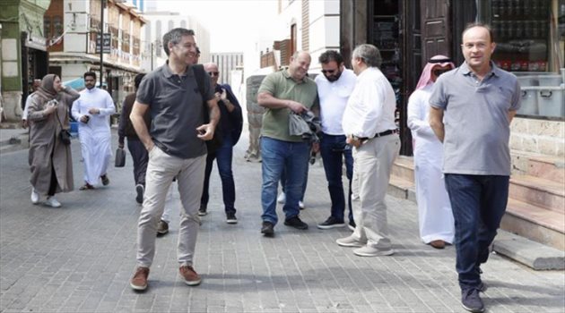 رئيس برشلونة في شوارع جدة قبل لقاء أتلتيكو مدريد