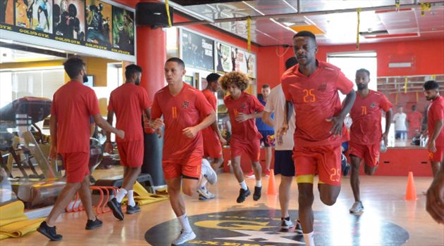 صور| الوحدة يعود للتدريبات بحصة عضلية في "صالة الحديد"