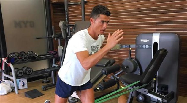 "فورمة رونالدو" .. تقرير يكشف أسرار النظام الغذائي والبدني القاسي لنجم يوفنتوس