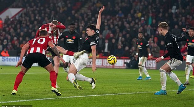  شيفيلد يحبط ريمونتادا مانشستر يونايتد بتعادل قاتل في الدوري الإنجليزي