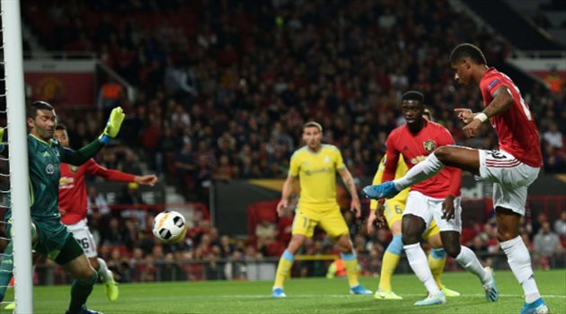 الدوري الأوروبي| مانشستر يونايتد يتخطى أستانا.. وروما يكتسح باشاك شهير