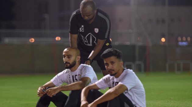 هل يكون السهلاوي مفاجأة الشباب أمام النصر ؟ .. تعرف على الإجابة