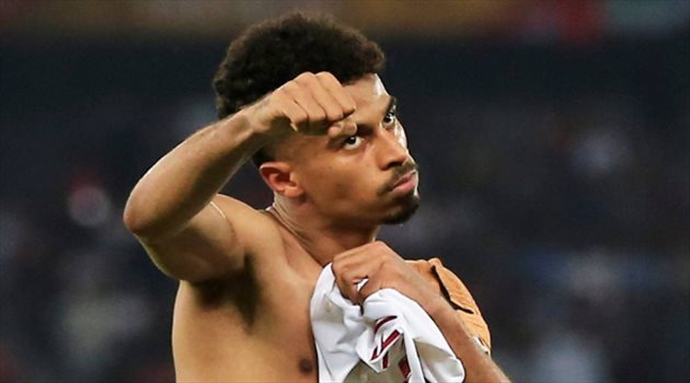 أكرم عفيف يستفز جماهير الهلال ويشعل مباراة السد قبل بدايتها