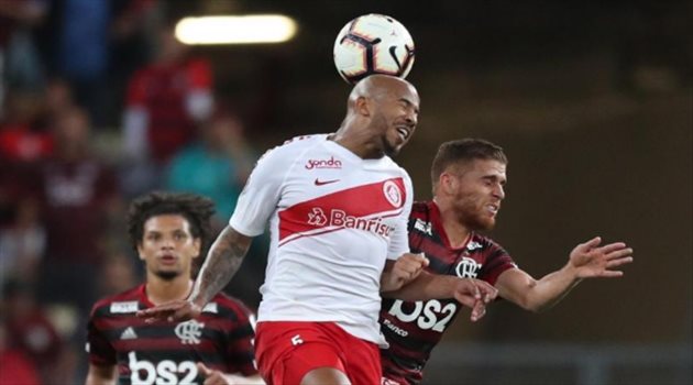 كويلار يقود فلامنجو للفوز في كأس ليبرتادوريس وبولونيا يكافئ الهلال