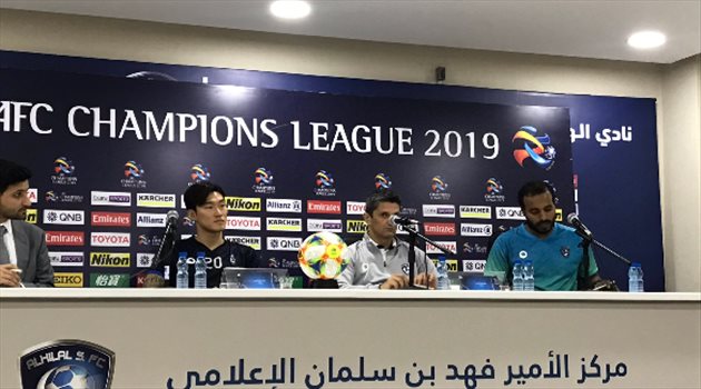 لوشيسكو يبعث برسالة نارية للإعلام: عليكم دعم ممثل الوطن