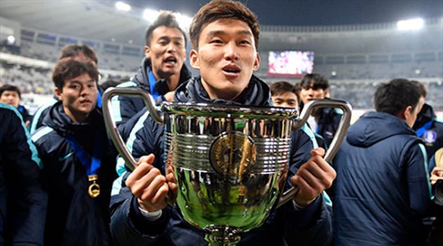 تعرف على العرض الخيالي من الهلال للتعاقد مع مدافع إف سي طوكيو