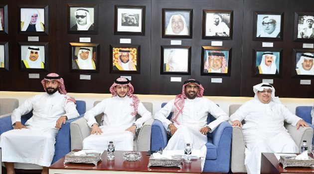 صور.. إدارة الأهلي تستعرض إنجازاتها بعد انتهاء الجمعية العمومية غير العادية