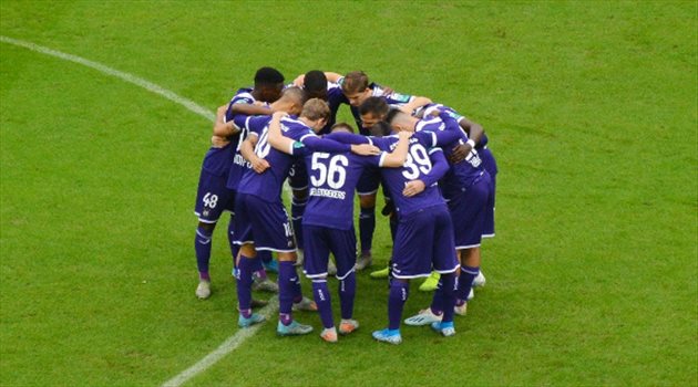 مفاجأة.. أحد عمالقة الرياض يقترب من التعاقد مع نجم أندرلخت البلجيكي