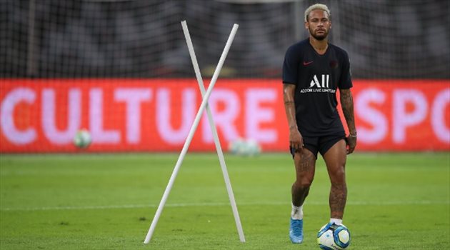 أسطورة برشلونة "يسب" الإدارة بسبب نيمار