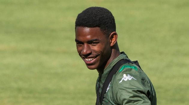 برشلونة يقترب من تدعيم يطالب به جماهير الهلال سريعا !