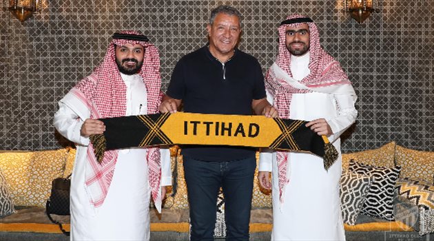 الحائلي يكشف "سر" اختيار تين كات مدربا للاتحاد