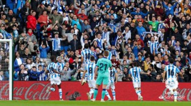 برشلونة مهدد بفقدان صدارة الليجا قبل الكلاسيكو بعد التعادل مع سوسيداد