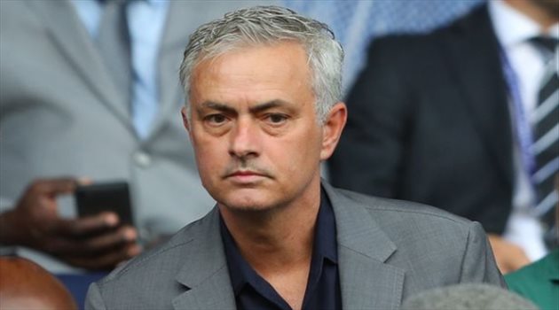 ليستر سيتي يمهد طريق مورينيو إلى أرسنال .. تصريحات مسيئة تعرقل الصفقة