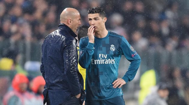 بعد أزمة المؤتمر الصحفي .. رونالدو يخطط لعودة زيدان إلى يوفنتوس
