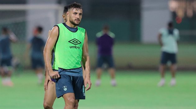 صحيفة جزائرية: "كابوس" أونجي الفرنسي يرعب البلايلي في الأهلي