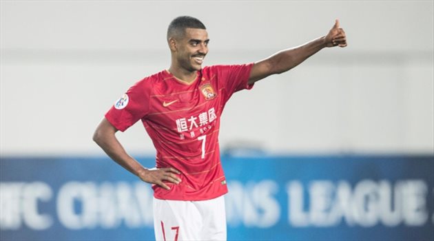 نجم جوانزو يتخلى عن اسمه وجوازه البرازيلي من أجل تمثيل الصين !