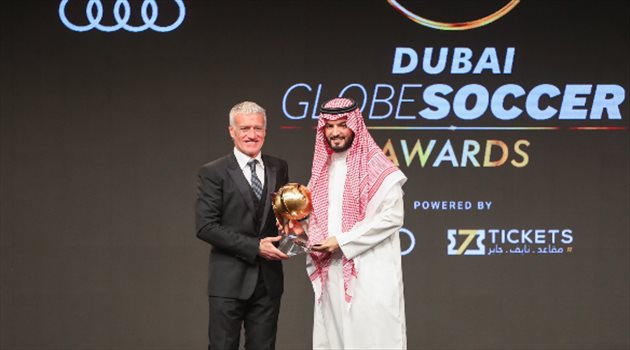 الهلال يتفوق على النصر ويتوج بجائزة أفضل ناد عربي في عام 2019