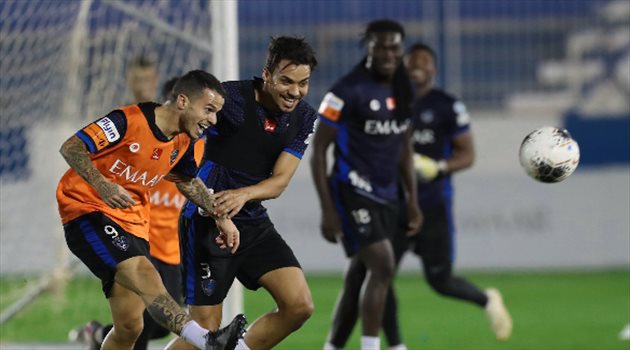 الهلال يستعد لضمك بمناورة وتأهيل الثلاثي المصاب