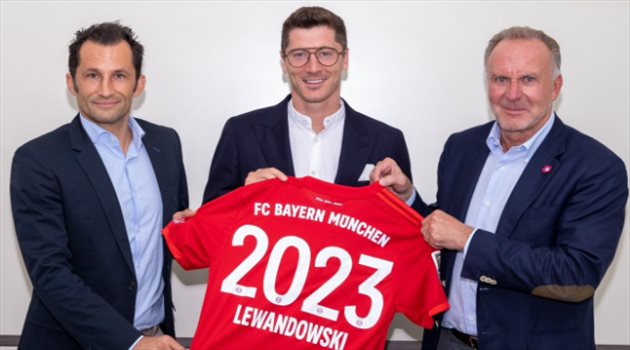 رسميا.. بايرن ميونيخ يربط هدافه لـ4 سنوات مقبلة
