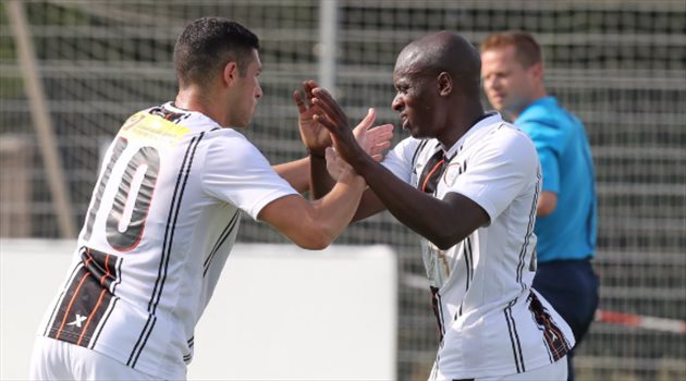 الشباب يكتسح بادربورن.. وبالعمري يهدي البلطان قميص "أبطال إفريقيا"