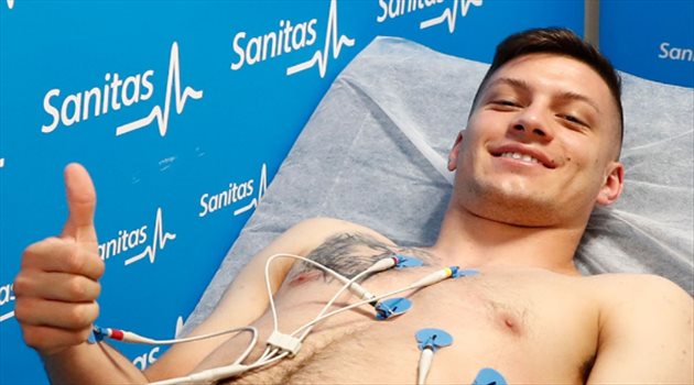 صور| يوفيتش يجتاز الفحص الطبي في ريال مدريد.. والجماهير تستعد لاستقباله في البرنابيو