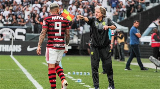 فيديو.. خيسوس يبكي وتركي آل الشيخ يهنئه على التتويج القاري التاريخي