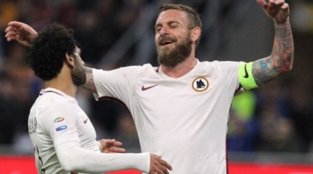 محمد صلاح يتمنى انتقال قائد روما إلى ليفربول