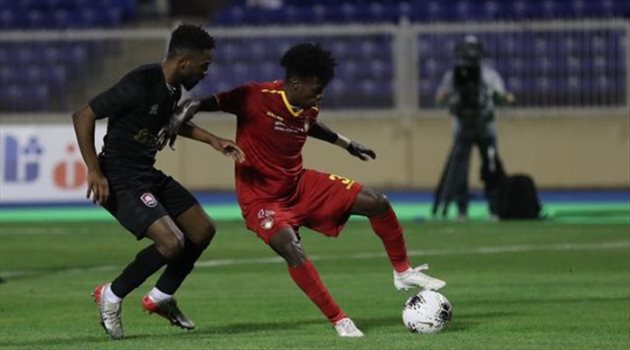 الرائد يعمق جراح ضمك من ركلة جزاء