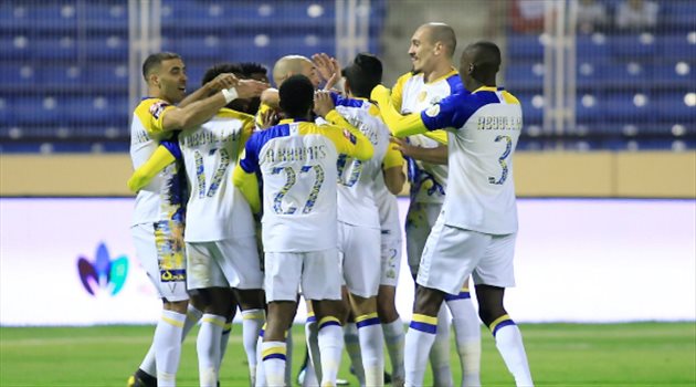 فيتوريا يكشف حقيقة خلافه مع مدافع النصر بـ"تعليق طريف"