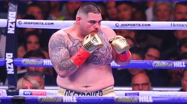 السعودية تجبر ملاكما مكسيكيا على إنقاص وزنه قبل ديسمبر