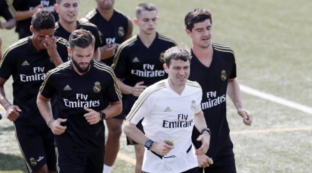 مفاجأة| نجم ريال مدريد يغيب عن الفريق أمام ريال بيتيس.. تعرف على السبب