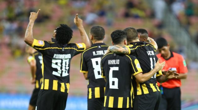 البطولة العربية| الاتحاد يكتسح العهد في "شوط واحد".. ويلامس دور الـ16