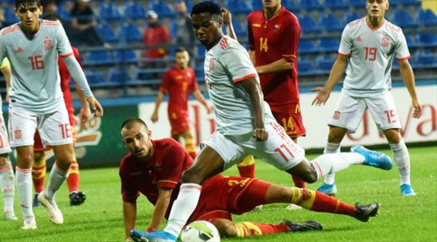 موهبة برشلونة ينال إشادات كبيرة بعد مشاركته الأولى مع شباب إسبانيا